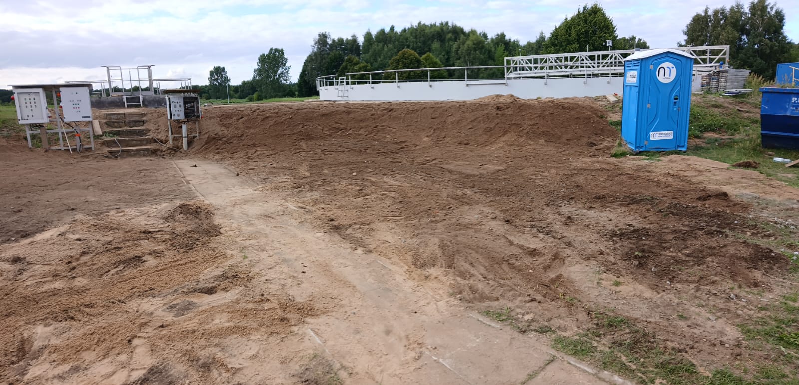 Wyrównany teren po pracach ziemnych